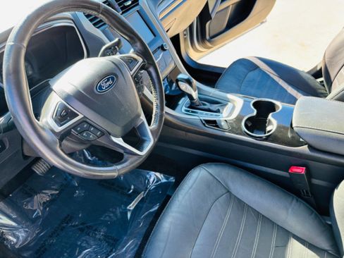 Used 2015 Ford Fusion SE w/ Equipment Group 202A image 10