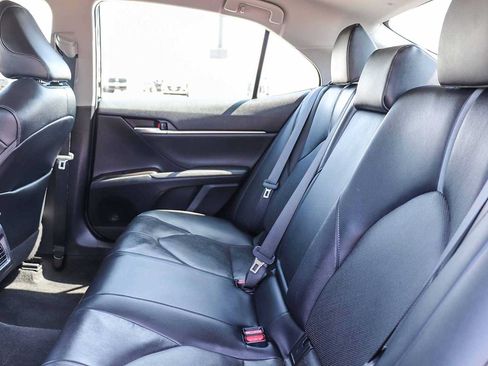 Used 2021 Toyota Camry XLE FWD image 17