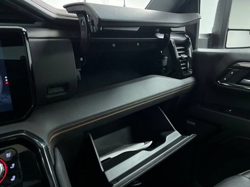 Used 2024 GMC Sierra 3500 AT4 w/ AT4 Premium Plus Package AWD/4WD image 39