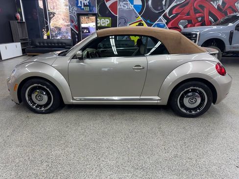 Used 2013 Volkswagen Beetle 2.5 image 2