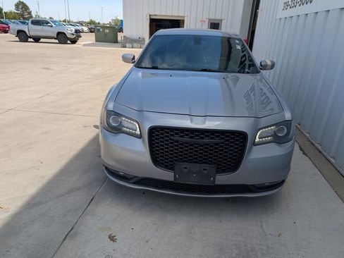 Used 2017 Chrysler 300 S AWD/4WD image 18