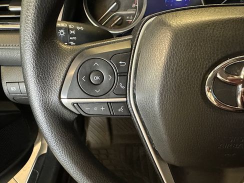 Used 2022 Toyota Camry LE AWD/4WD image 11
