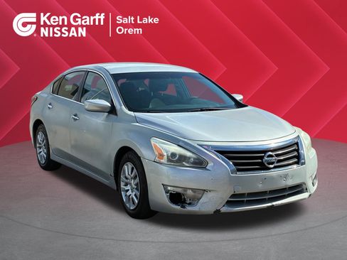 Used 2014 Nissan Altima 2.5 S FWD image 1