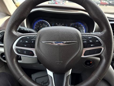 Used 2017 Chrysler Pacifica LX w/ Tire & Wheel Group image 15