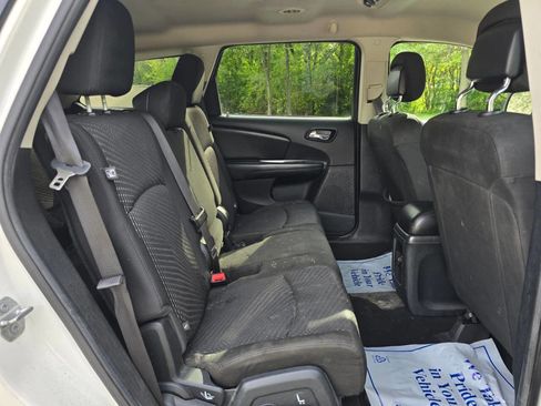 Used 2016 Dodge Journey SE w/ Flexible Seating Group FWD image 16