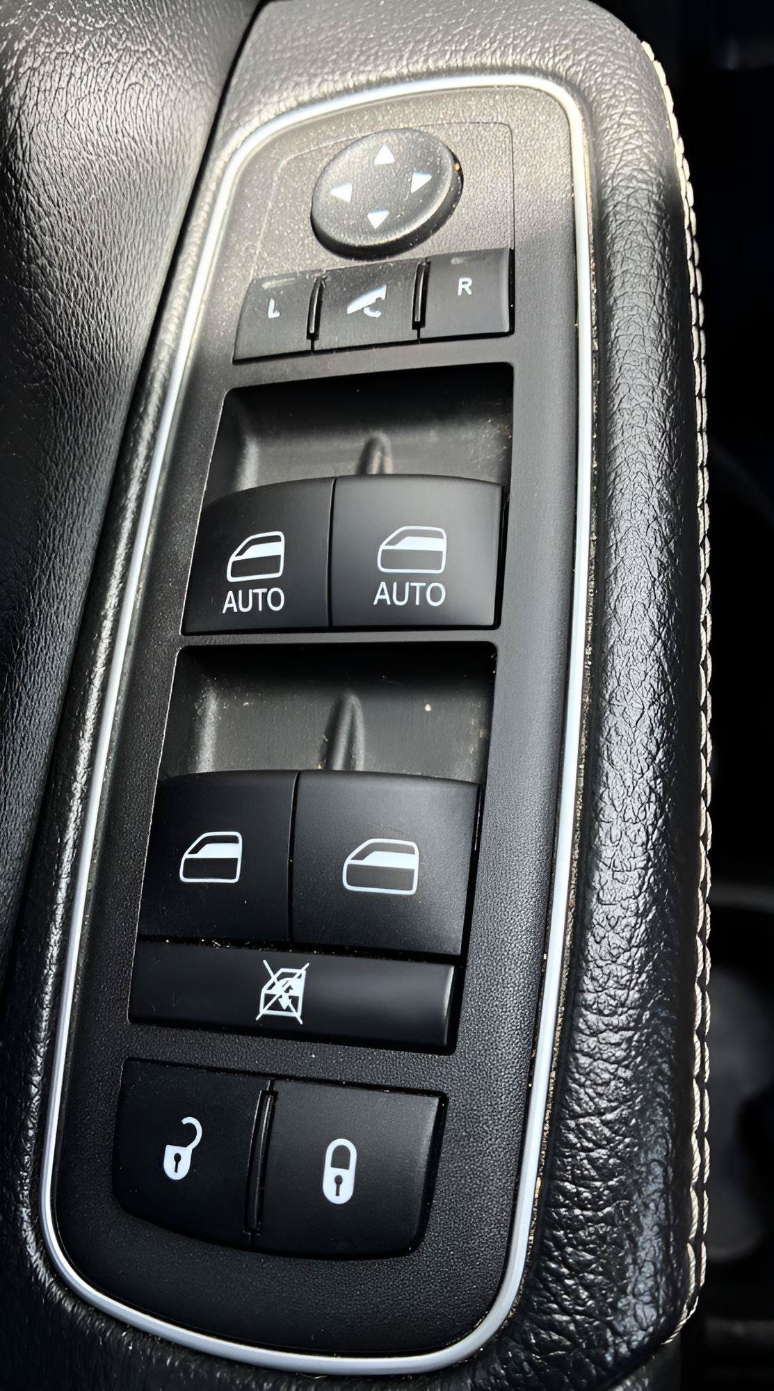 Used 2024 RAM 1500 Laramie AWD/4WD image 54
