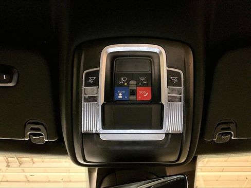 Used 2024 RAM 1500 Laramie AWD/4WD image 22