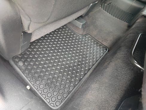 Used 2016 Jeep Cherokee Latitude w/ Cold Weather Group image 12