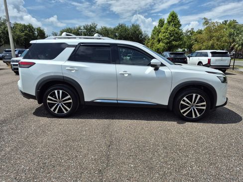 Certified 2025 Nissan Pathfinder Platinum w/ Cargo Package FWD image 9