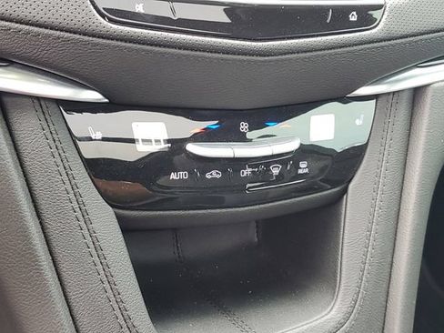 Certified 2025 Cadillac XT5 Premium Luxury w/ LPO, Floor Liner Package AWD/4WD image 24