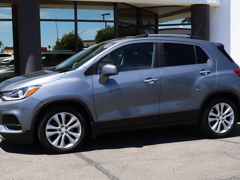 Used 2020 Chevrolet Trax Premier w/ LPO, Protection Package FWD image 7