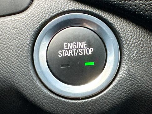 Used 2024 Chevrolet Equinox Premier FWD image 19