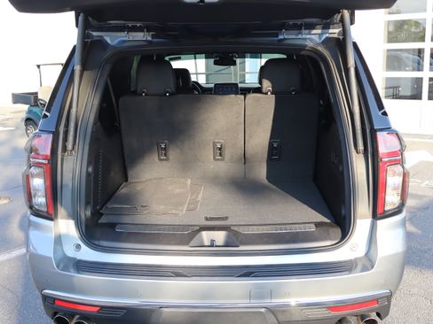 Used 2023 Chevrolet Suburban Premier RWD image 34