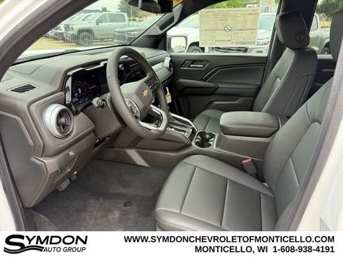 New 2025 Chevrolet Colorado LT w/ LT Convenience Package image 9