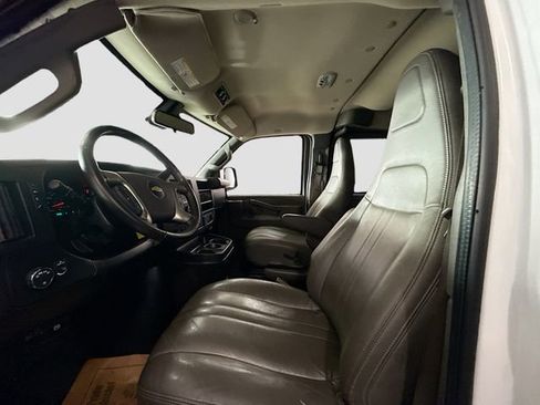 Used 2019 Chevrolet Express 3500 LS image 20