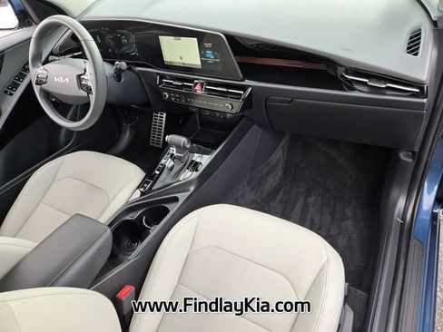 Certified 2025 Kia Niro EX Touring image 20