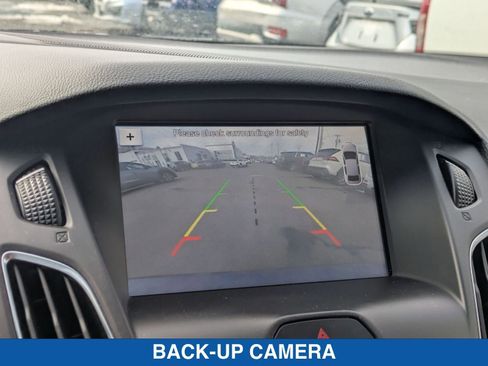 Used 2017 Ford Focus SEL w/ Cold Weather Package image 22