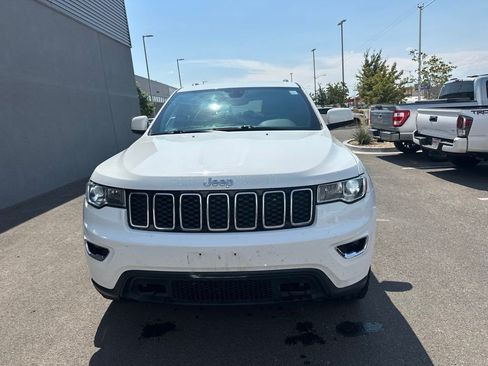 Used 2020 Jeep Grand Cherokee Laredo AWD/4WD image 2
