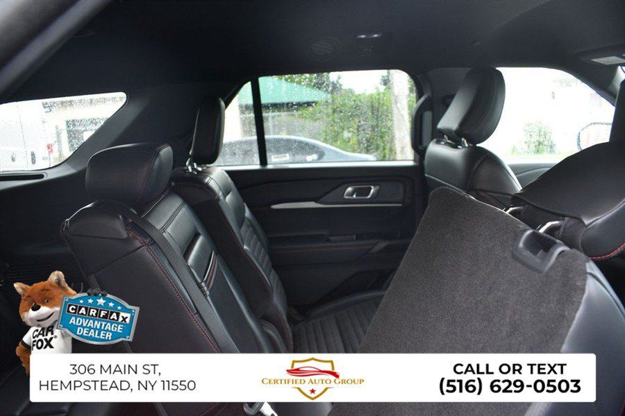 Used 2025 Ford Explorer ST-Line w/ ST-Line Street Pack AWD/4WD image 32
