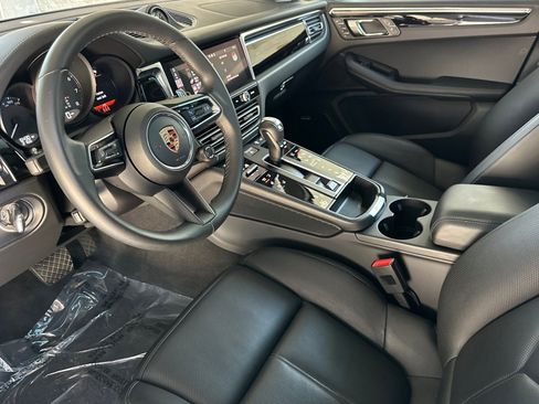 Used 2026 Porsche Macan AWD/4WD image 4