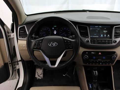 Used 2016 Hyundai Tucson Limited w/ Option Group 03 FWD image 17