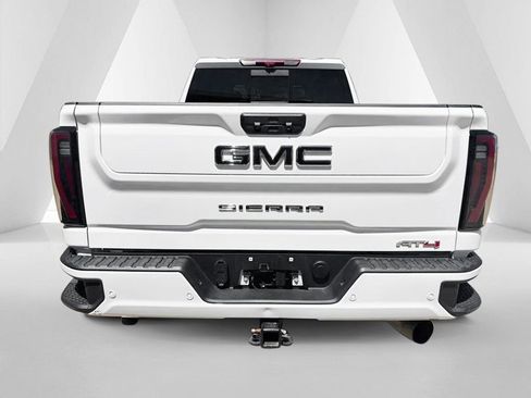 Used 2025 GMC Sierra 2500 AT4 w/ AT4 Premium Plus Package AWD/4WD image 6