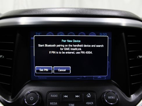 Used 2018 GMC Acadia SLT image 16