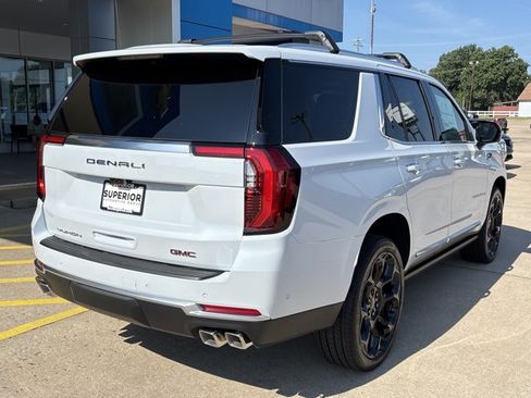 New 2026 GMC Yukon Denali w/ Denali Reserve Package AWD/4WD image 3