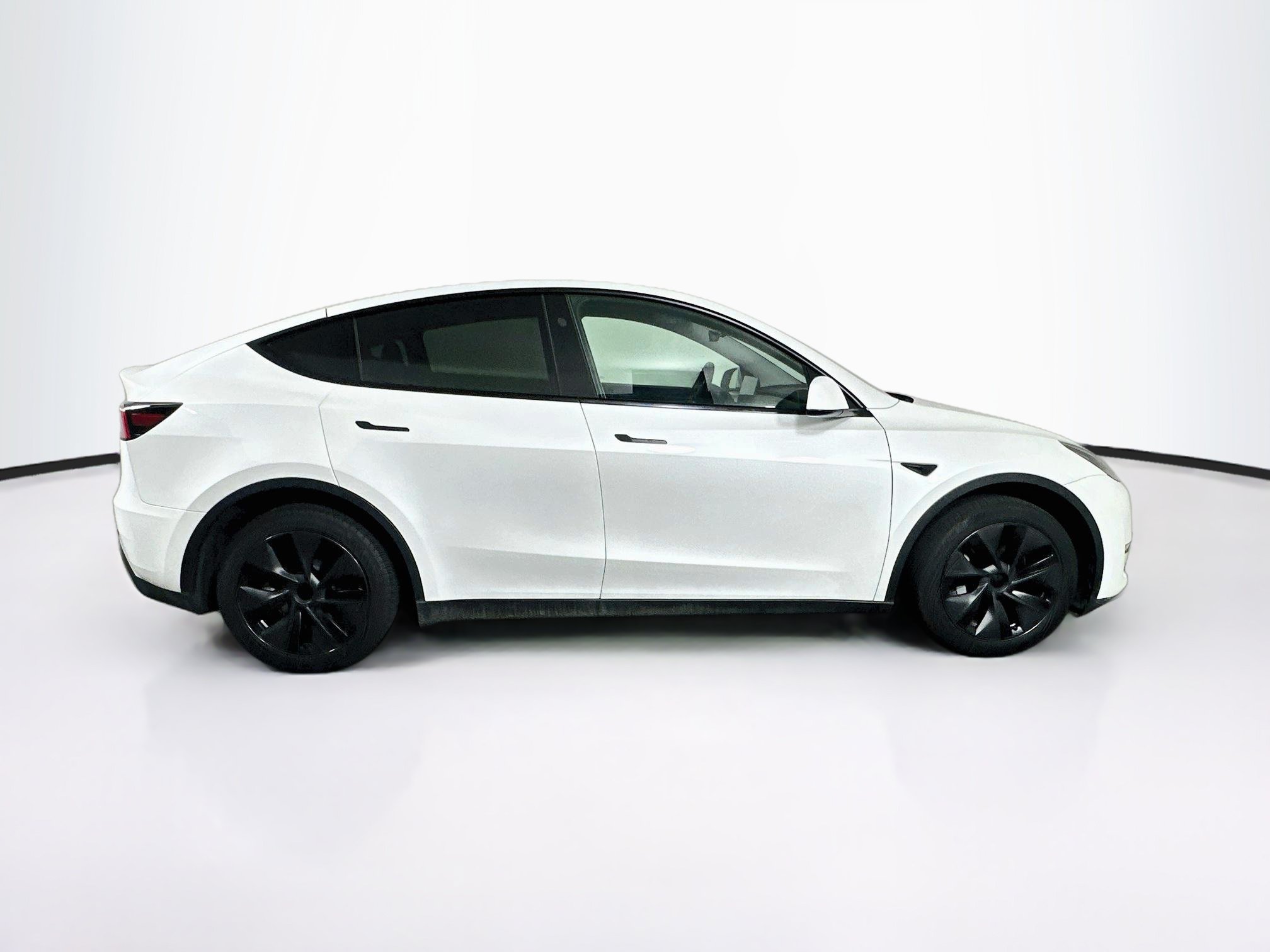 Used 2024 Tesla Model Y Long Range AWD/4WD image 10