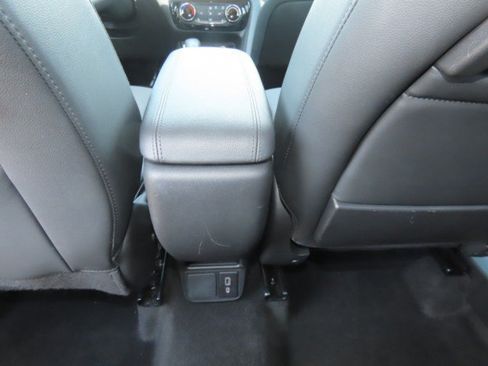 Used 2022 Buick Encore GX Preferred w/ Cold Weather Comfort Package AWD/4WD image 18