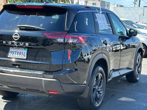 Used 2026 Nissan Rogue SV w/ Cold Weather Package FWD image 8