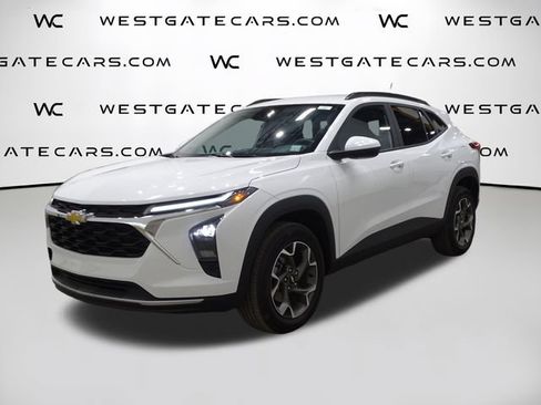 Used 2024 Chevrolet Trax LT FWD image 1
