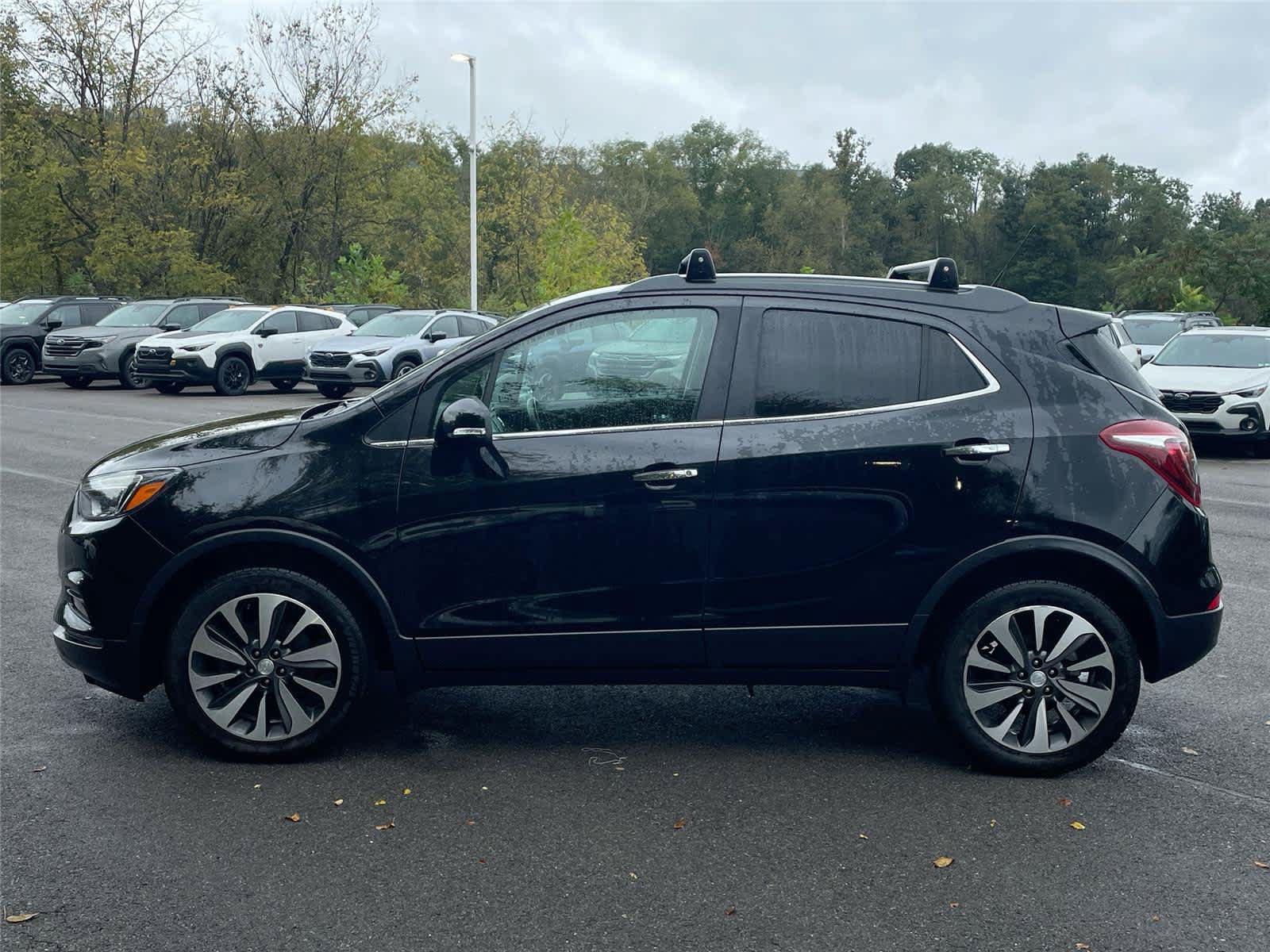 Used 2018 Buick Encore Essence FWD image 2