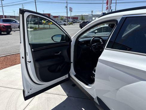 Used 2022 Hyundai Tucson Limited w/ Cargo Package AWD/4WD image 10