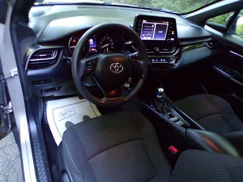 Used 2019 Toyota C-HR LE FWD image 16