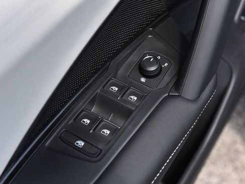 New 2026 Volkswagen Tiguan SE AWD/4WD image 8