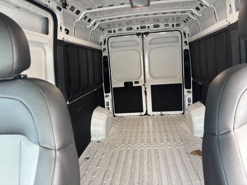 Used 2026 RAM ProMaster 2500 w/ Convenience Group FWD image 15