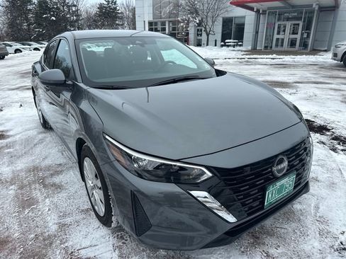 Used 2025 Nissan Sentra S image 7