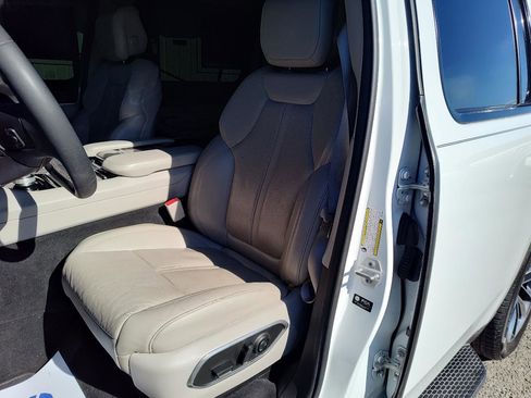 Used 2022 Jeep Wagoneer Series II image 16