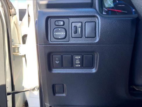 Used 2019 Toyota 4Runner TRD Off-Road Premium AWD/4WD image 36