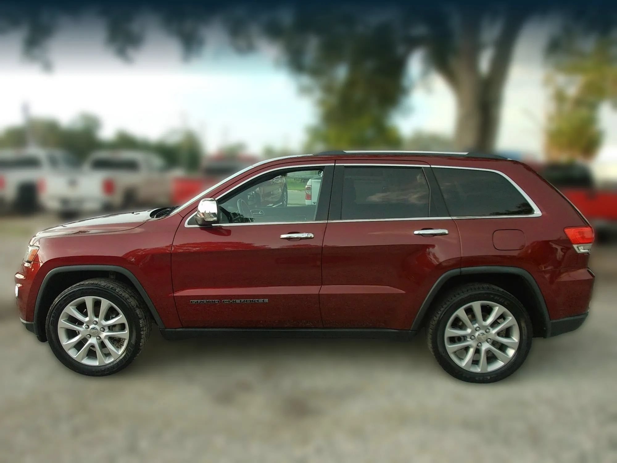 Used 2017 Jeep Grand Cherokee Limited RWD image 9