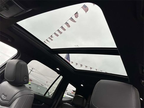 Used 2025 Cadillac XT6 Premium Luxury image 22