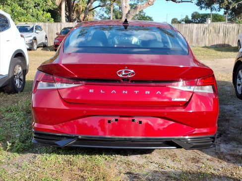 Used 2022 Hyundai Elantra Limited image 5