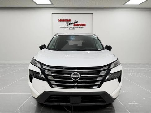 Used 2024 Nissan Rogue S AWD/4WD image 2