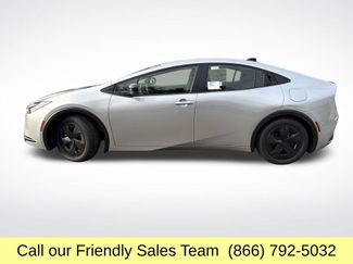 New 2026 Toyota Prius Plug-In Hybrid FWD video 2