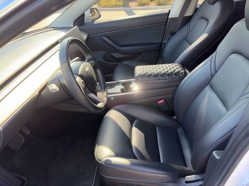 Used 2018 Tesla Model 3 Mid Range image 8
