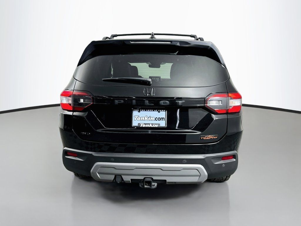 Used 2023 Honda Pilot TrailSport image 7