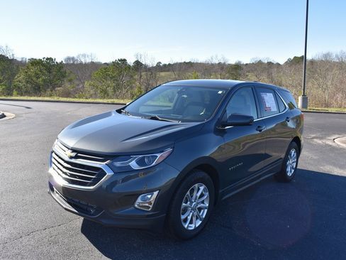 Used 2020 Chevrolet Equinox LT image 2