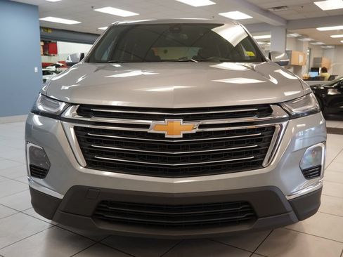 Used 2023 Chevrolet Traverse LT FWD image 17