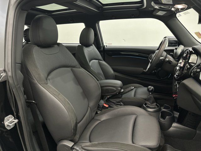 Used 2024 MINI Cooper 2-Door Hardtop FWD image 30